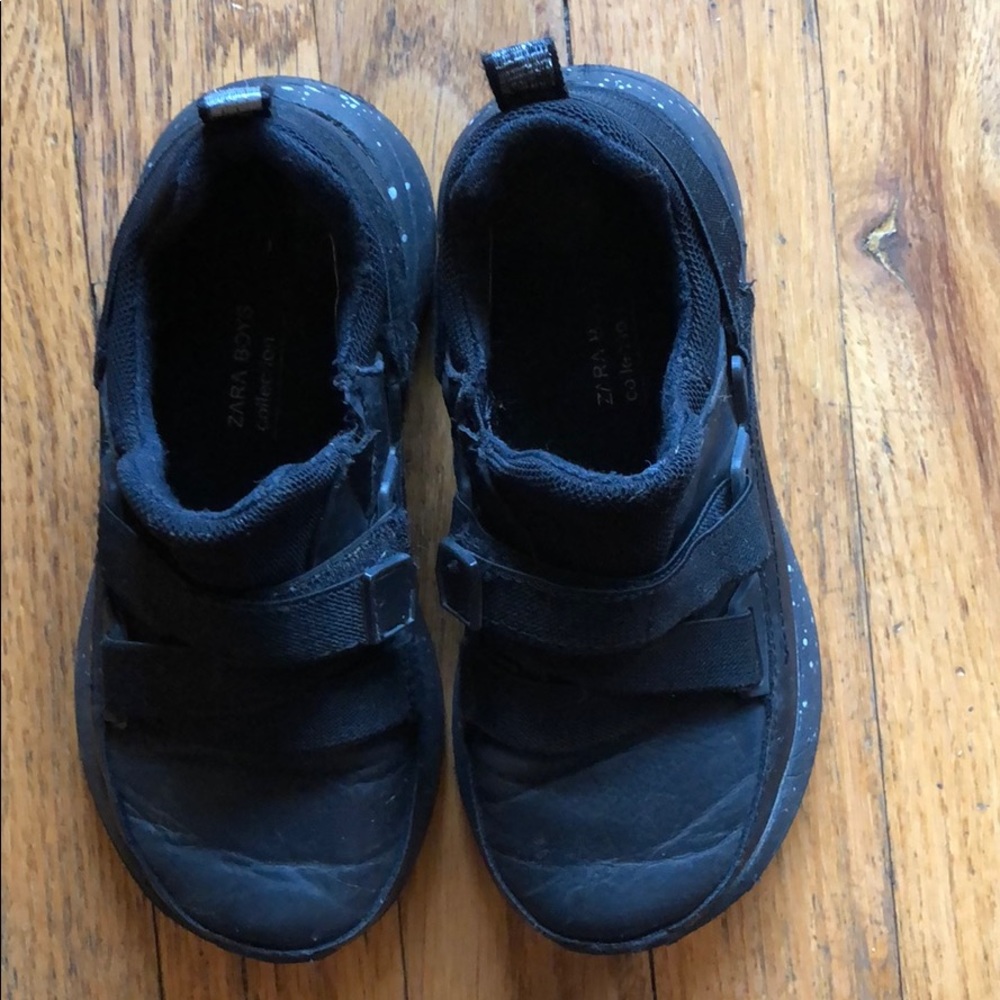 Zara black tennis shoes
